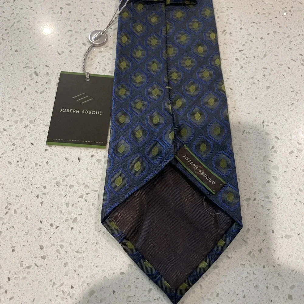 Joseph aboud Geomatric Navy / Green Tie NWT 3 1/2 X 58 NWT